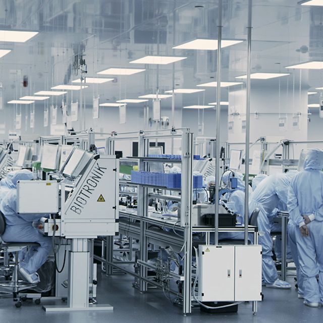 Medical researcher working in laboratory of BIOTRONIK