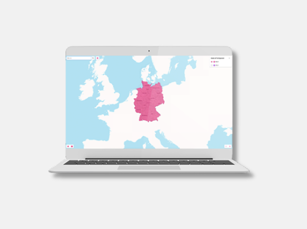 Ordenador portátil en el que se muestra un mapa de Germany con la cobertura de las redes NB-IoT y LTE-M.