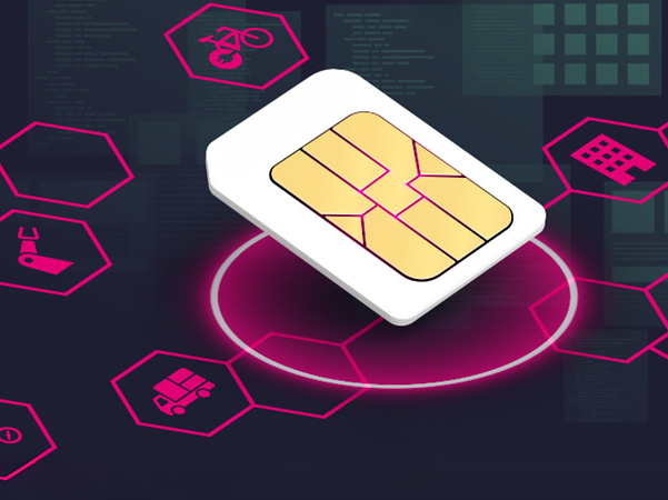 IoT SIM Karte mit abstrakten Linien und verschiedenen Icons.