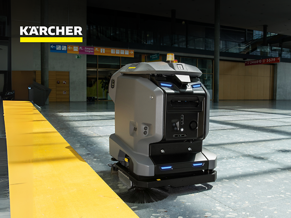 Autonome Reinigungsroboter von Kärcher in einer Lagerhalle