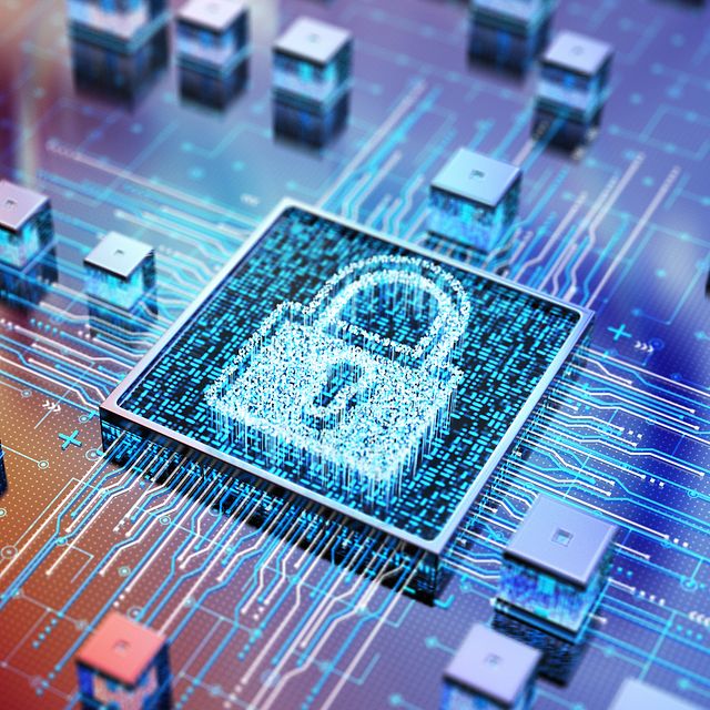 Symbolisches Bild einer digitalen Platine mit leuchtendem Sicherheitsschloss für Cybersecurity.